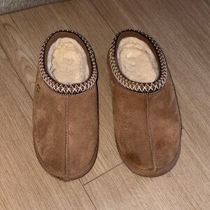 UGG Tasman Size 2